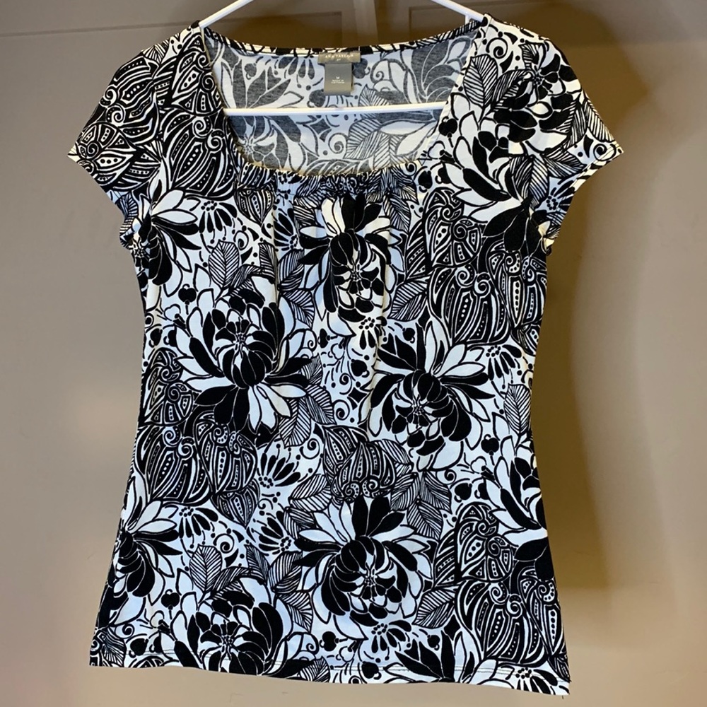 Ann Taylor Black & White Floral Top with Cap Sleeves